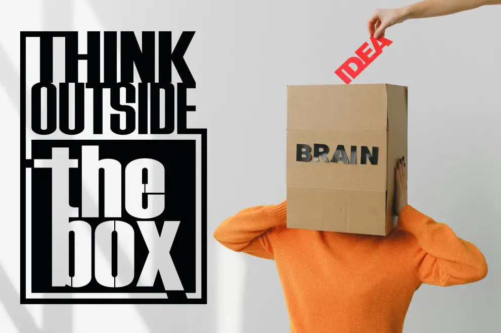 Inscriptie metal Think outside the box - limba engleza
